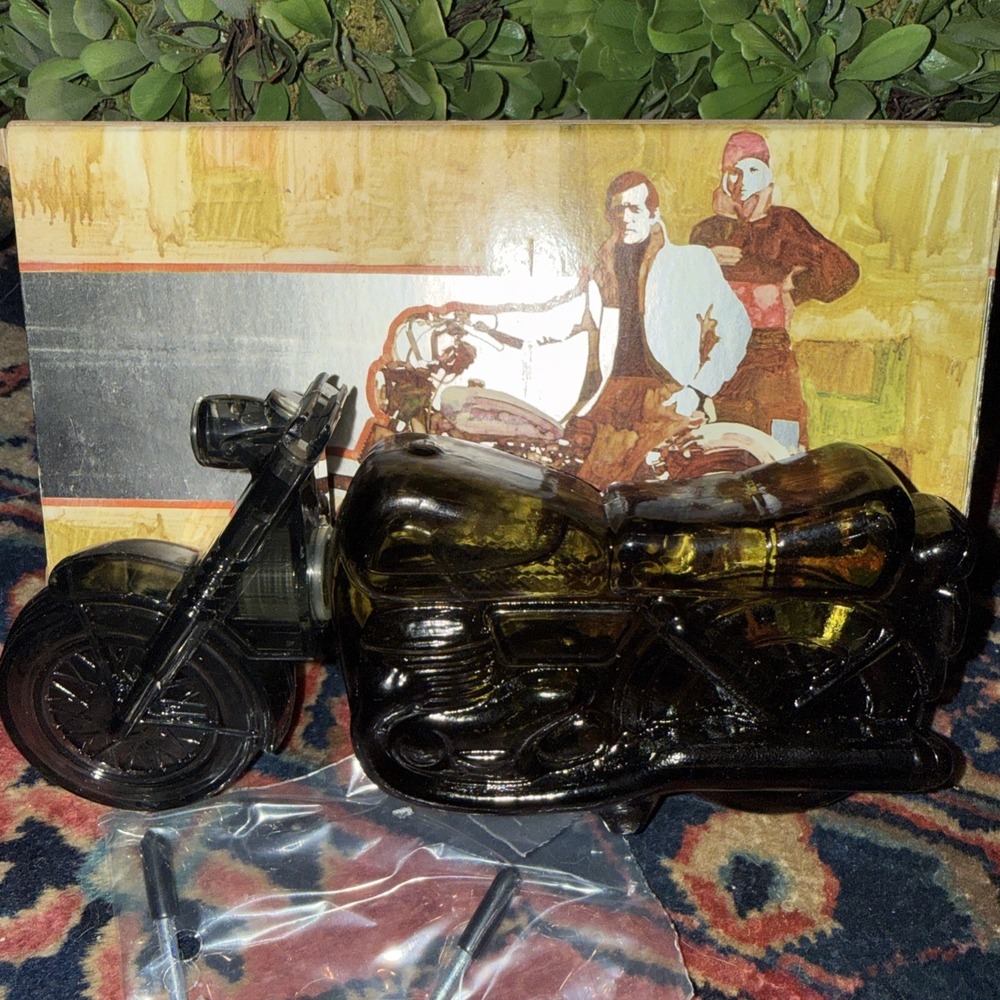 Avon Vintage SUPER CYCLE Wild Country After Shave Glass Motorcycle Decanter‎ NIB